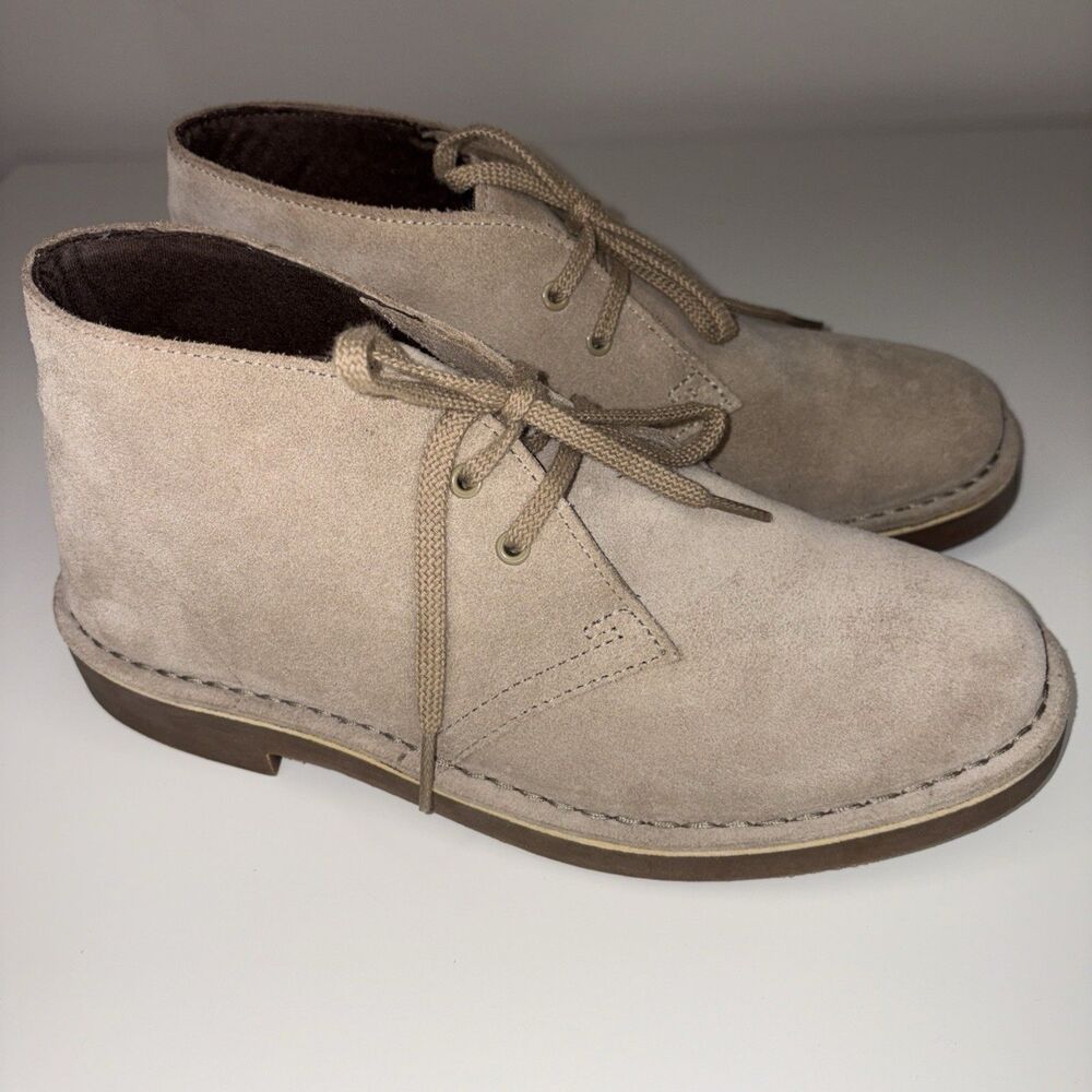 Clarks Collection Women's Acre Bridge Desert Boots Sand Suede Size 8 Med. U.S.